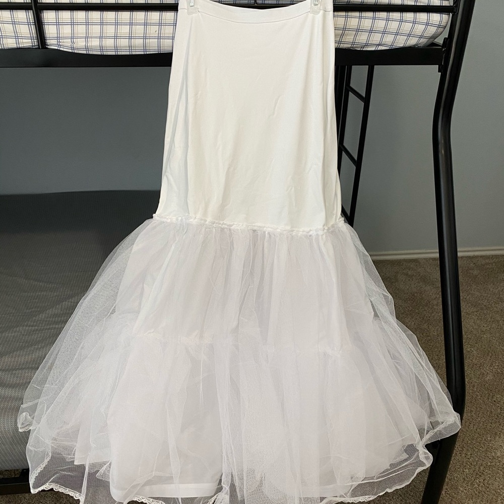 A-Line Silhouette Slip sz M